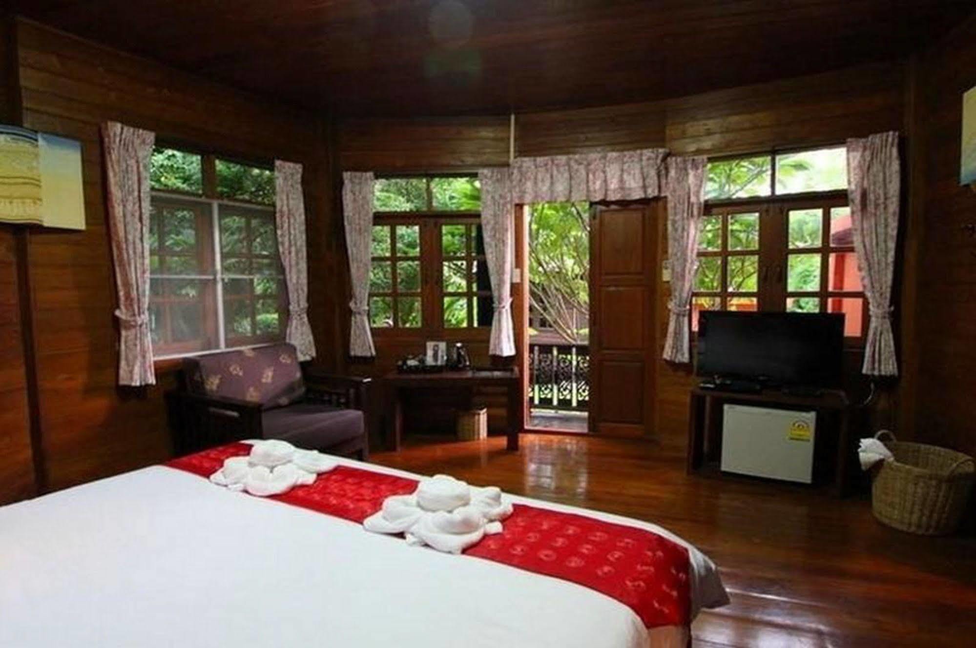 Aurora Resort Kanchanaburi Exterior foto