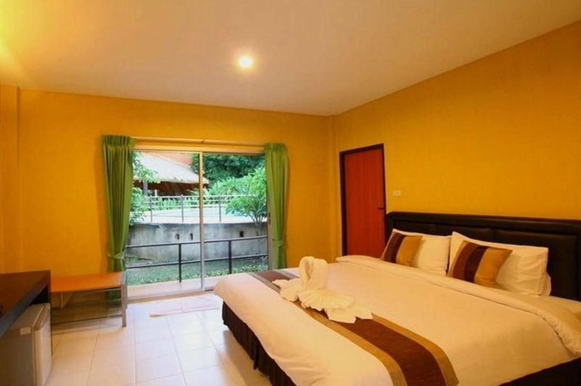 Aurora Resort Kanchanaburi Exterior foto