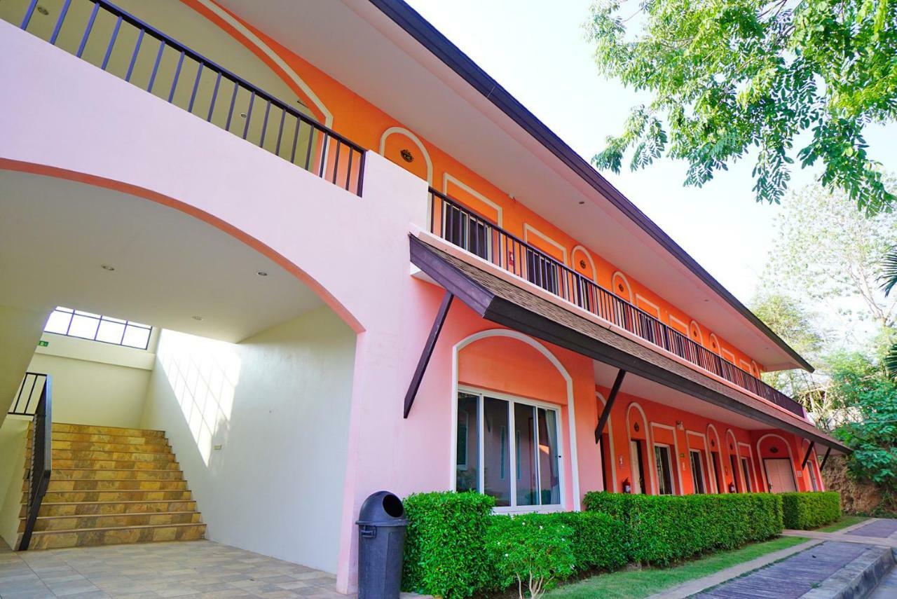 Aurora Resort Kanchanaburi Exterior foto